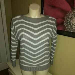 Size M Jessica Simpson Sweater
